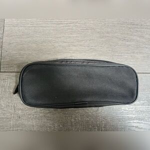 Tumi travel accessories mesh gray zip pouch NEW
$28.00